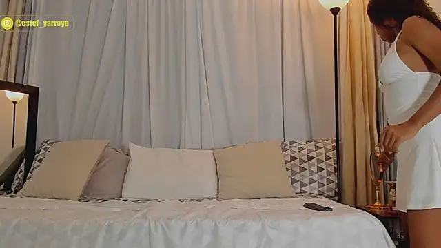 Estefy arroyo1 online show from 11, 1, 2026