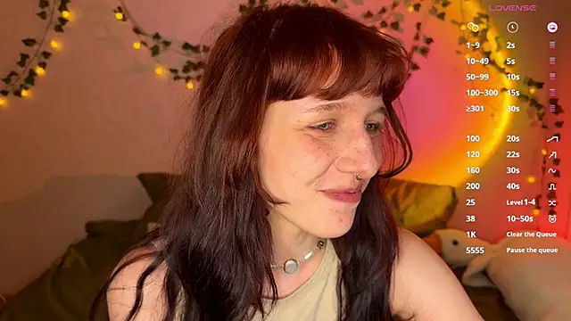 Snapshot of LeelooYolo chatting on 5, 6, 2026 LeelooYolo online show from 5, 6, 2026