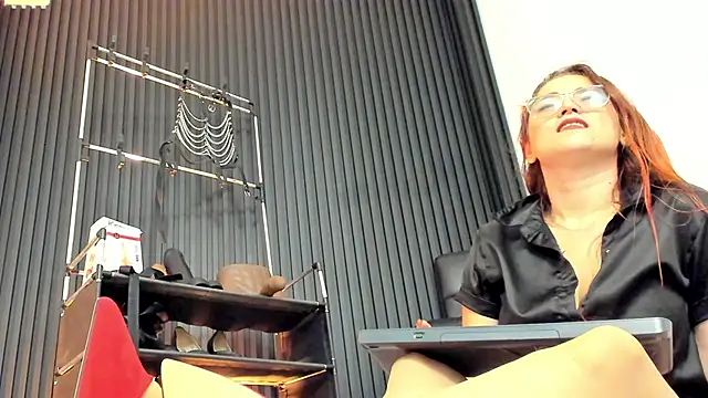 MissKathyfox online show from 10, 11, 2025