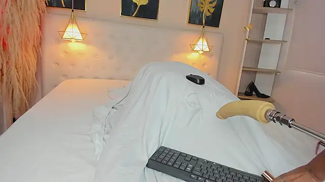 Cinnamon Star online show from 7, 2, 2026