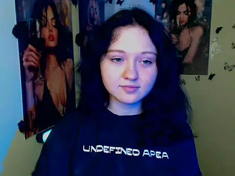 Snapshot of LadyAlice_ chatting on 4, 11, 2025 LadyAlice online show from 4, 11, 2025