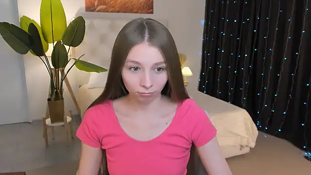 Snapshot of JulieDaniel chatting on 21, 4, 2026 JulieDaniel online show from 21, 4, 2026