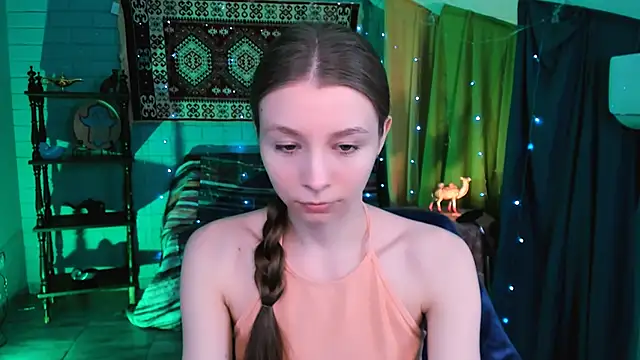 Snapshot of JulieDaniel chatting on 23, 4, 2026 JulieDaniel online show from 23, 4, 2026