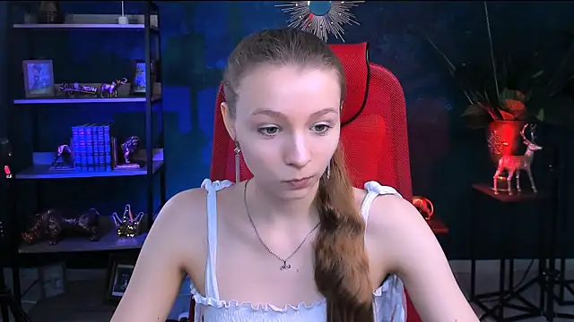 Snapshot of JulieDaniel chatting on 6, 5, 2026 JulieDaniel online show from 6, 5, 2026