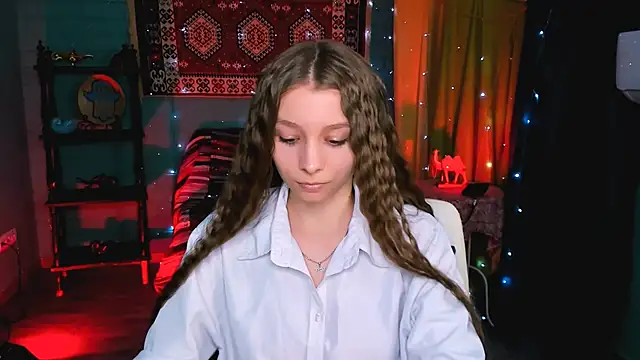 Snapshot of JulieDaniel chatting on 11, 5, 2026 JulieDaniel online show from 11, 5, 2026