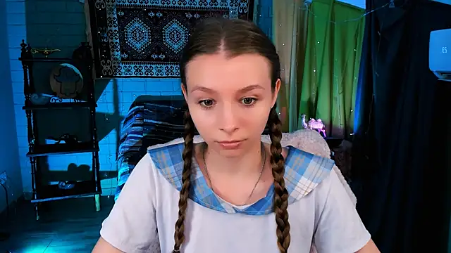Snapshot of JulieDaniel chatting on 19, 5, 2026 JulieDaniel online show from 19, 5, 2026