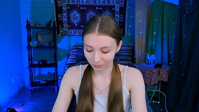 Snapshot of JulieDaniel chatting on 1, 6, 2026 JulieDaniel online show from 1, 6, 2026