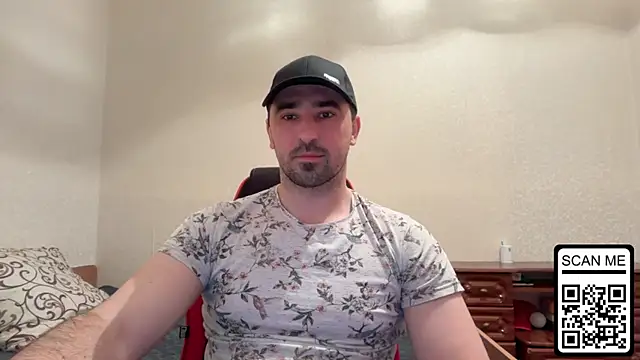 Snapshot of Hard_to_Obey chatting on 21, 4, 2026 Hard to Obey online show from 21, 4, 2026