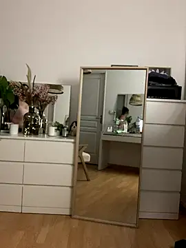 Snapshot of chloedlm5 chatting on 10, 11, 2025 chloedlm5 online show from 10, 11, 2025