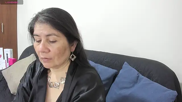 kiraGeiner online show from 23, 11, 2025