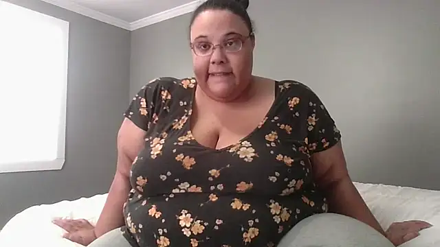 Snapshot of SexyBBW10790 chatting on 14, 2, 2026 SexyBBW10790 online show from 14, 2, 2026