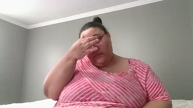 Snapshot of SexyBBW10790 chatting on 25, 2, 2026 SexyBBW10790 online show from 25, 2, 2026