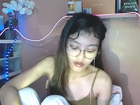 skinny gracie online show from 5, 12, 2025