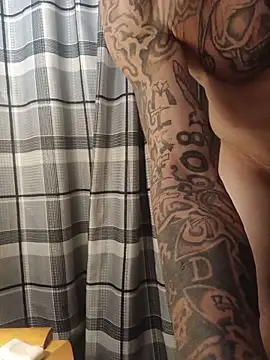 Snapshot of ShawnandDani7074 chatting on 11, 6, 2026 ShawnandDani7074 online show from 11, 6, 2026
