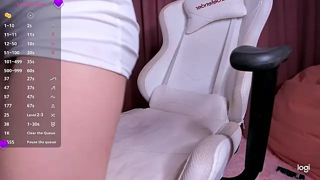 Snapshot of Momo_Ayase_ chatting on 7, 11, 2025 Momo Ayase online show from 7, 11, 2025