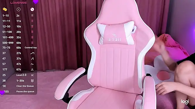 Snapshot of Momo_Ayase_ chatting on 12, 11, 2025 Momo Ayase online show from 12, 11, 2025