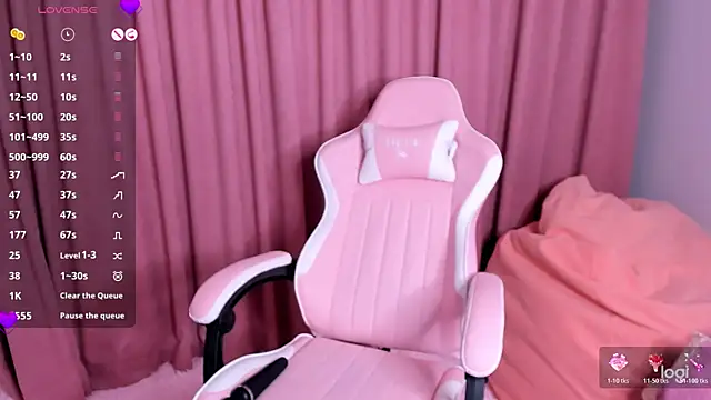 Snapshot of Momo_Ayase_ chatting on 1, 12, 2025 Momo Ayase online show from 1, 12, 2025