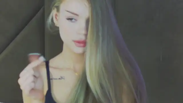 Snapshot of MarilynNova chatting on 25, 4, 2026 MarilynNova online show from 25, 4, 2026
