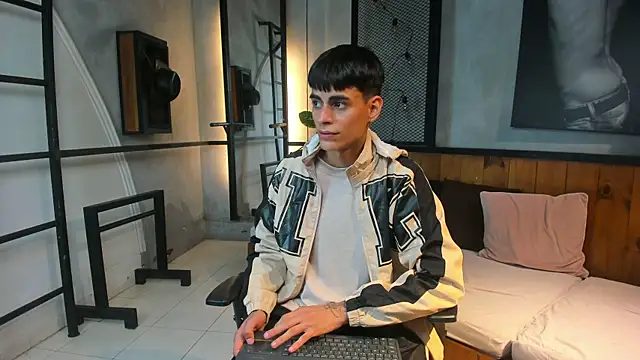 Dani mc1 online show from 4, 11, 2025