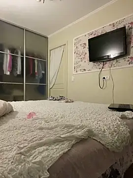 missevacrystal online show from 10, 9, 2025