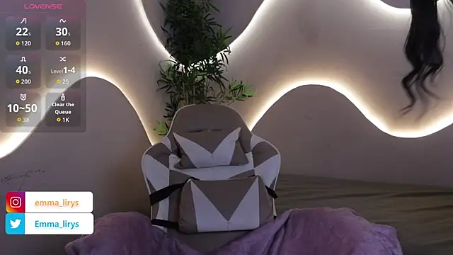 Emma and Issac online show from 24, 11, 2025