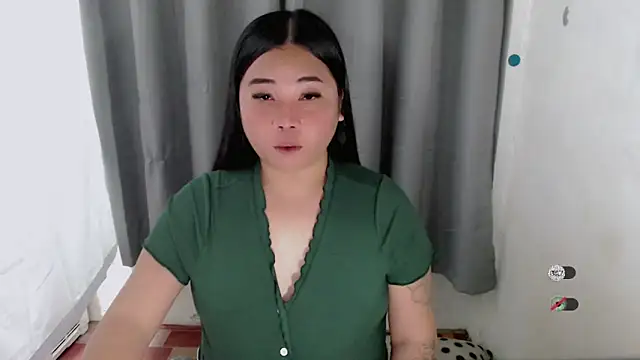 Snapshot of Yhana_Slut chatting on 2, 10, 2025 Yhana Slut online show from 2, 10, 2025