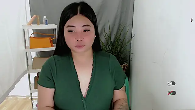 Snapshot of Yhana_Slut chatting on 28, 11, 2025 Yhana Slut online show from 28, 11, 2025