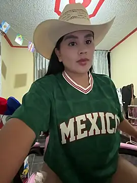 Snapshot of laure_torres chatting on 25, 6, 2026 laure torres online show from 25, 6, 2026