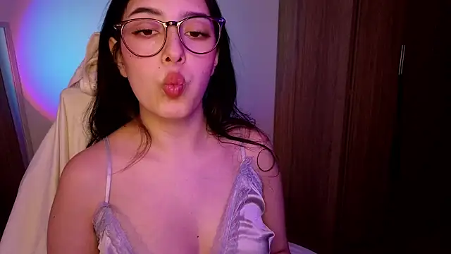 Snapshot of immisssilver chatting on 10, 9, 2025 immisssilver online show from 10, 9, 2025