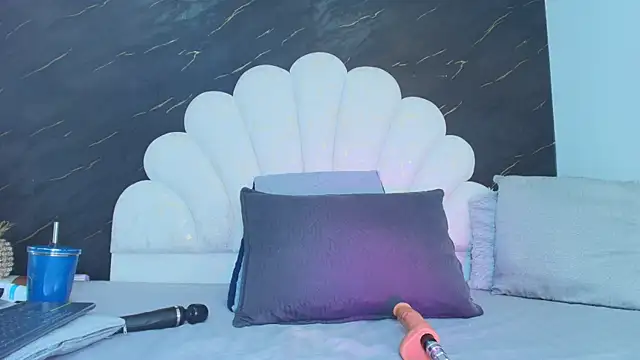 Roxana gomez online show from 13, 4, 2026