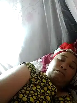 Snapshot of Mamapm20 chatting on 16, 10, 2025 Mamapm20 online show from 16, 10, 2025