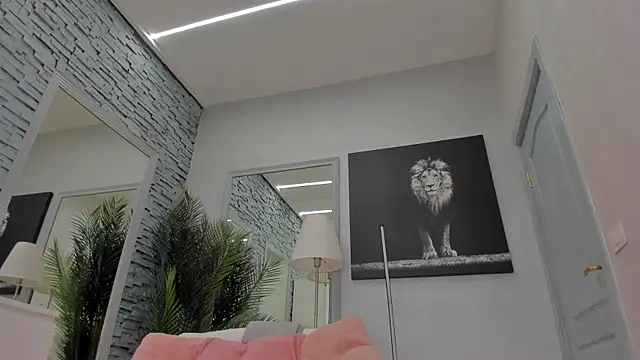 Reina Cummings online show from 4, 7, 2026