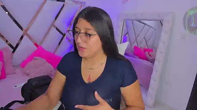 Snapshot of megann__up chatting on 12, 10, 2025 megann  up online show from 12, 10, 2025