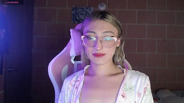 Snapshot of Andrea_camilaaa chatting on 15, 4, 2026 Andrea camilaaa online show from 15, 4, 2026