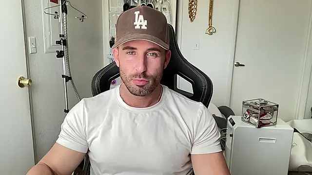 brettmycles28 online show from 12, 7, 2026
