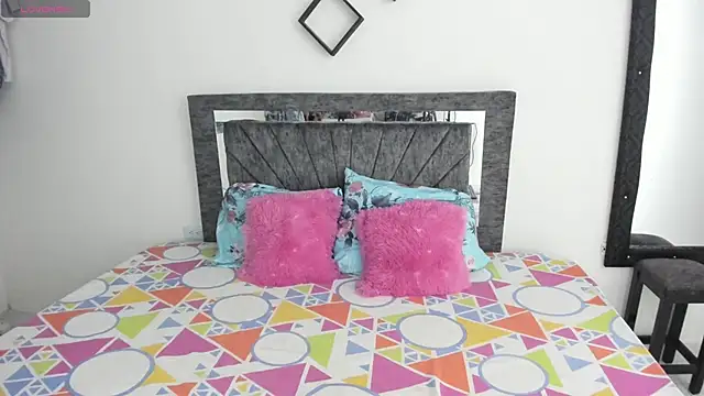 Laurasofia01 online show from 6, 11, 2025