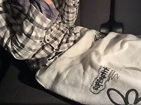 Snapshot of CAMEL1913 chatting on 1, 11, 2025 CAMEL1913 online show from 1, 11, 2025