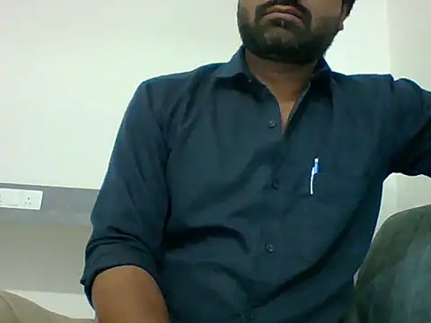 Snapshot of autophile-indian chatting on 12, 11, 2025 autophile-indian online show from 12, 11, 2025