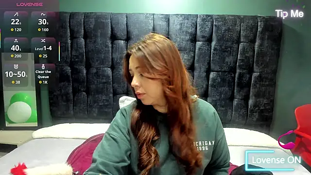 Isa Thompson   online show from 15, 10, 2025