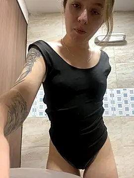 Snapshot of karla-thomsom10 chatting on 26, 9, 2025 karla-thomsom10 online show from 26, 9, 2025