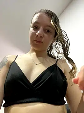 karla-thomsom10 online show from 26, 11, 2025