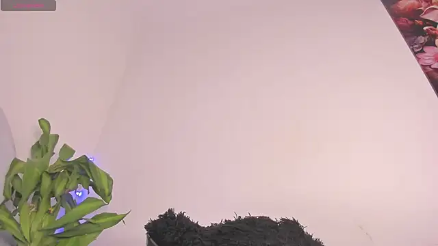 Lucy shen  online show from 15, 11, 2025