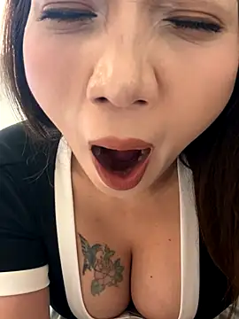 Snapshot of Dujuan-d chatting on 2, 11, 2025 Dujuan-d online show from 2, 11, 2025