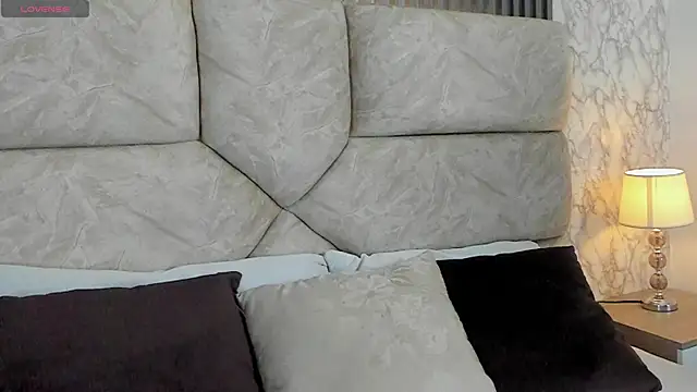 leilapons online show from 12, 10, 2025