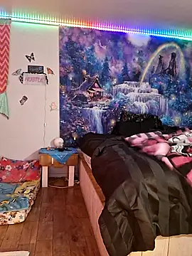 Snapshot of PeachyAriel chatting on 9, 10, 2025 PeachyAriel online show from 9, 10, 2025