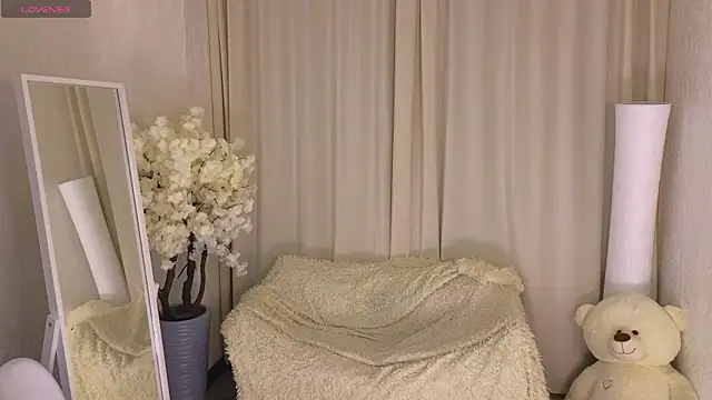 Janet Jee online show from 8, 11, 2025