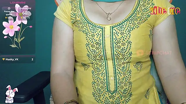 Snapshot of megHana_teLugGu chatting on 8, 9, 2025 megHana teLugGu online show from 8, 9, 2025