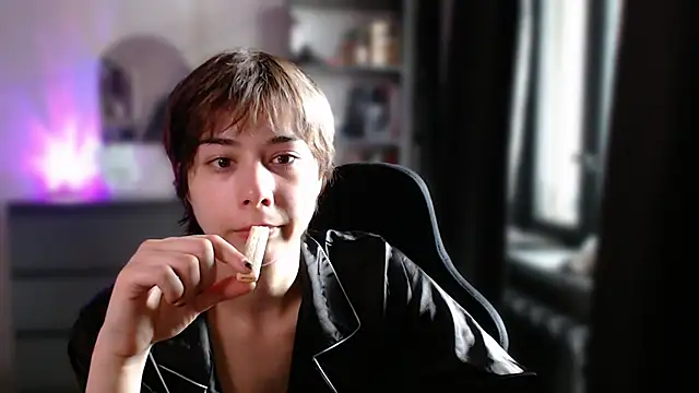 Snapshot of SophieAsh chatting on 21, 6, 2026 SophieAsh online show from 21, 6, 2026