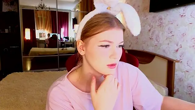 Jenny Skinner20 online show from 17, 11, 2025