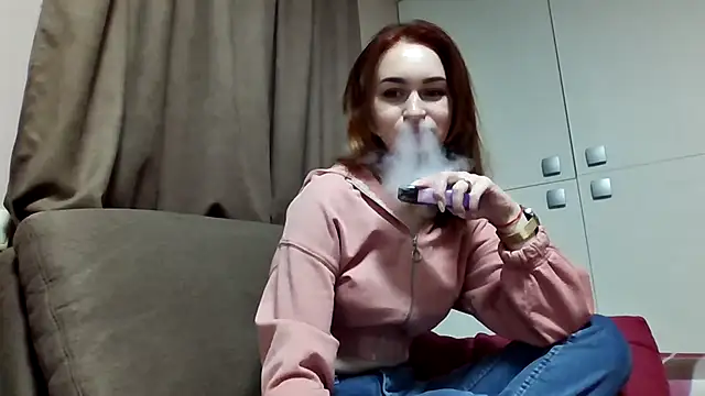 Snapshot of Requellia chatting on 4, 10, 2025 Requellia online show from 4, 10, 2025